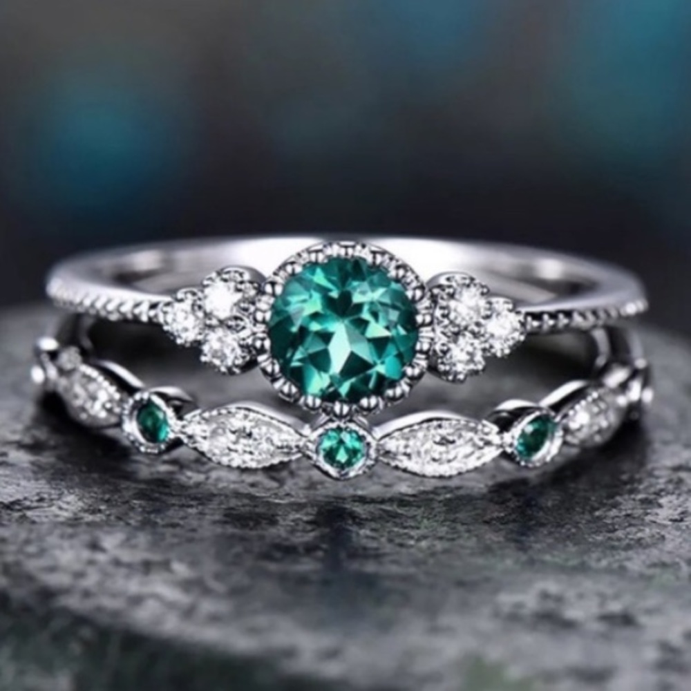 NEW Luxury 2pcs/Set Green Crystal Ring - Picture 3 of 3